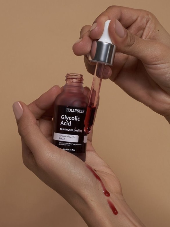 Кислотна сироватка-пілінг для обличчя HOLLYSKIN Glycolic Acid