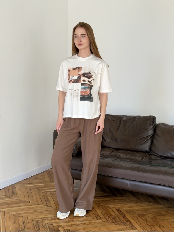 Футболка молочна "Pantone Brown"		