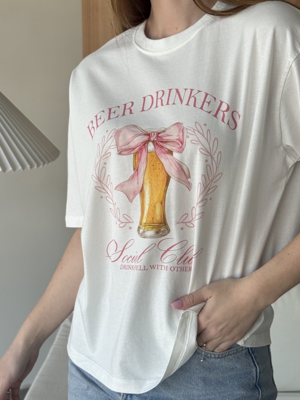 Футболка принт молочна Beer Drinkers