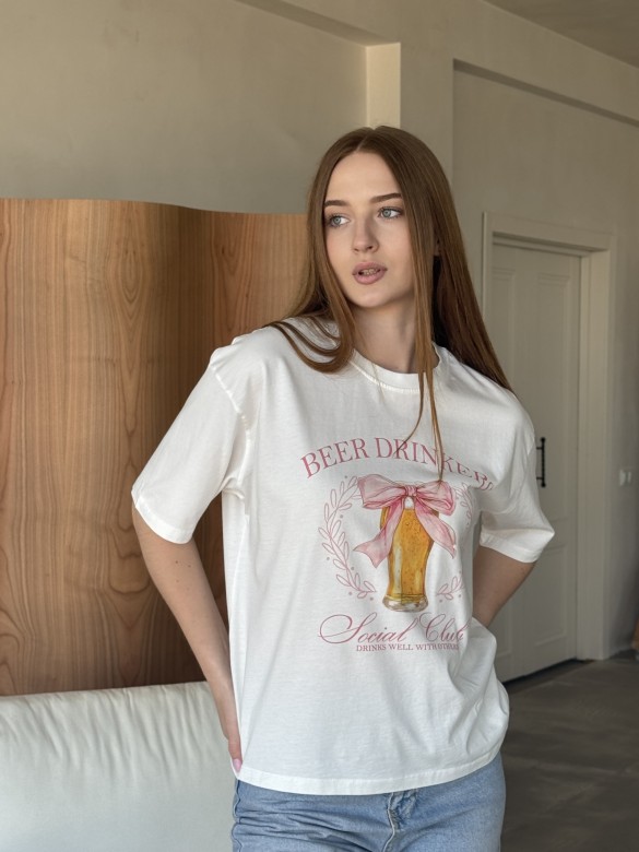 Футболка принт молочна Beer Drinkers