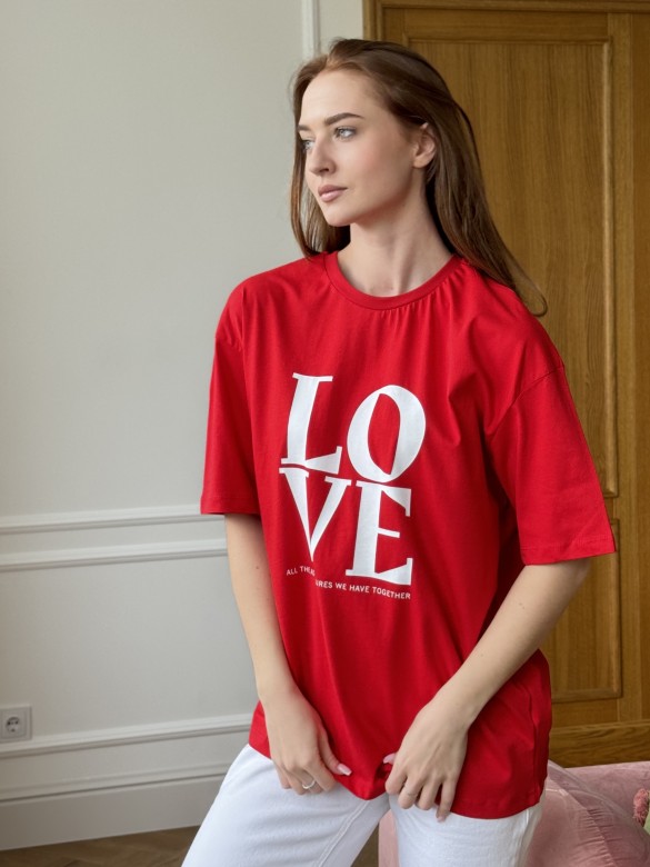 Футболка LOVE червона